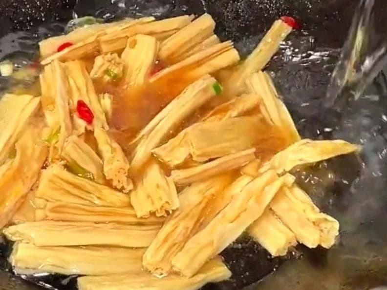 Stir-Fried Beef with Tofu Skin (Yuba) — step 7 visual checkpoint.