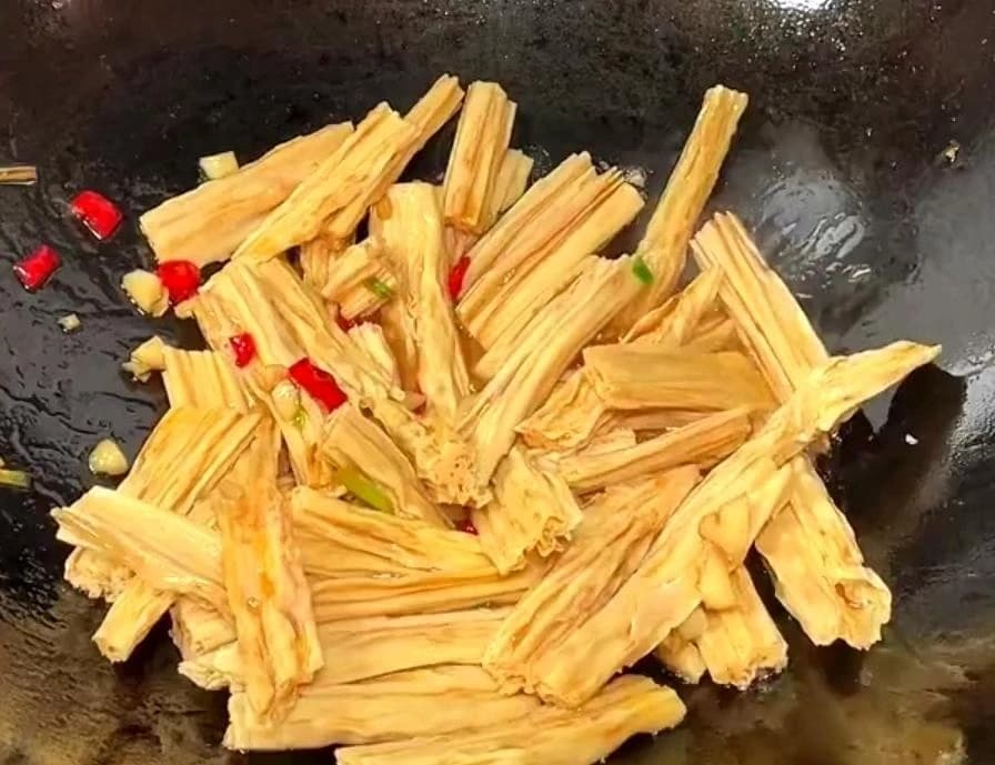 Stir-Fried Beef with Tofu Skin (Yuba) — step 6 visual checkpoint.