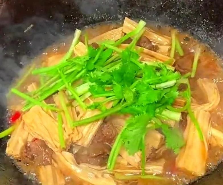 Stir-Fried Beef with Tofu Skin (Yuba) — step 8 visual checkpoint.