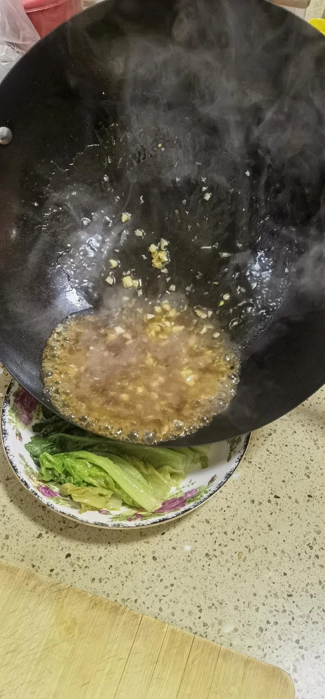 Lettuce with Garlic and Oyster Sauce — step 8 visual checkpoint.