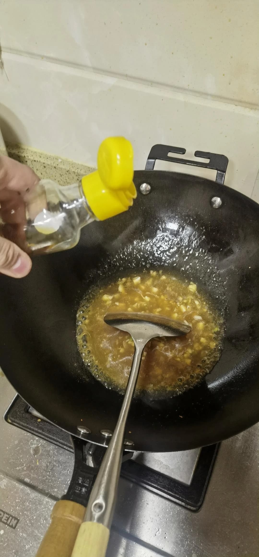 Lettuce with Garlic and Oyster Sauce — step 7 visual checkpoint.