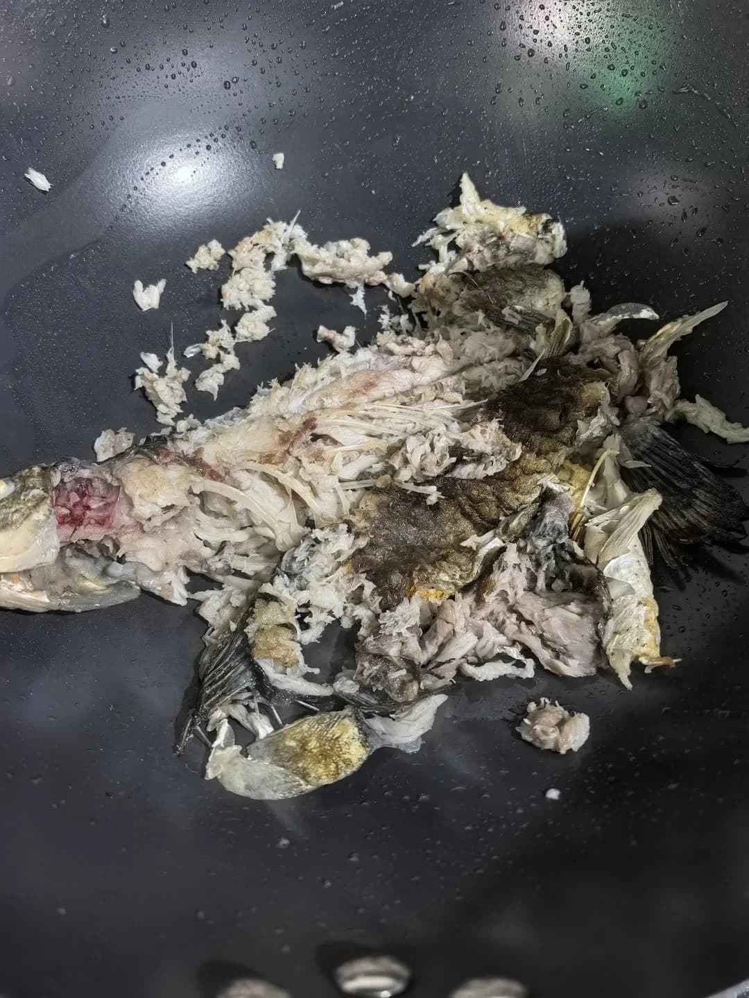 Step 4 photo for Capillary Wormwood and Crucian Carp Soup