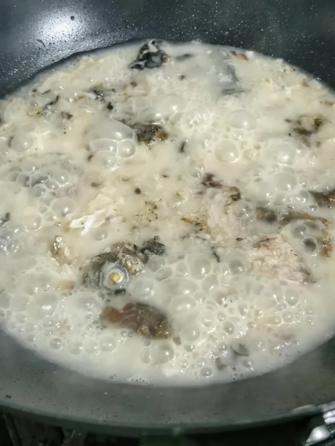 Step 6 photo for Capillary Wormwood and Crucian Carp Soup