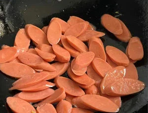 Egg and Ham Stir-fried with Green Pepper