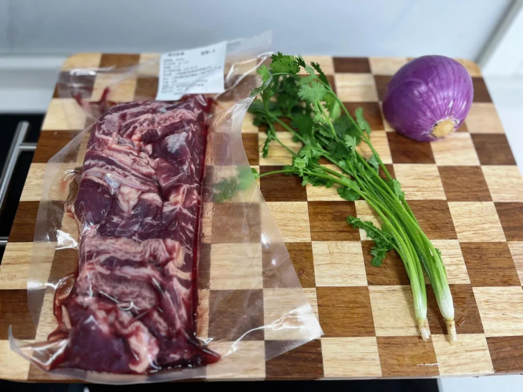 Clear-Simmered Beef Rib Strips