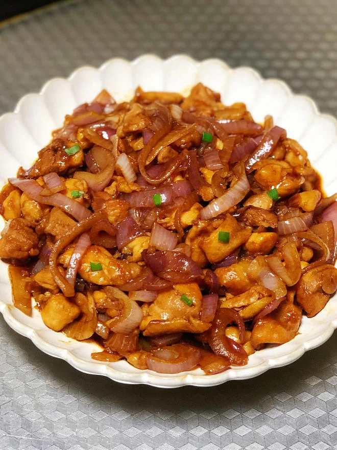 Stir-fried Chicken with Onions
