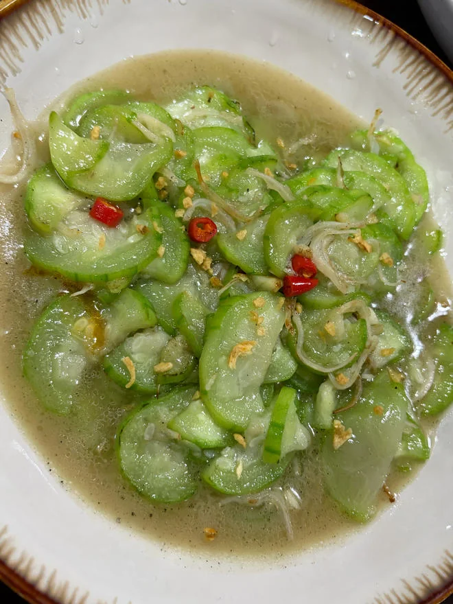 Stir-fried Loofah with Dried Whitebait