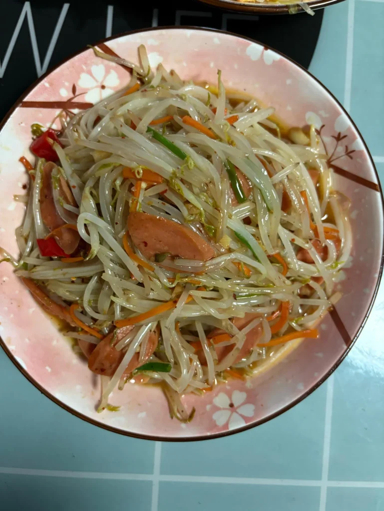 Stir-fried Bean Sprouts with Ham (Rice-Stealing Side Dish)