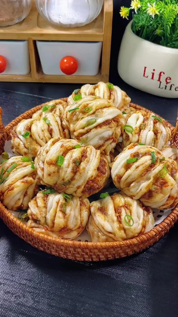 Minced Pork Flower Rolls