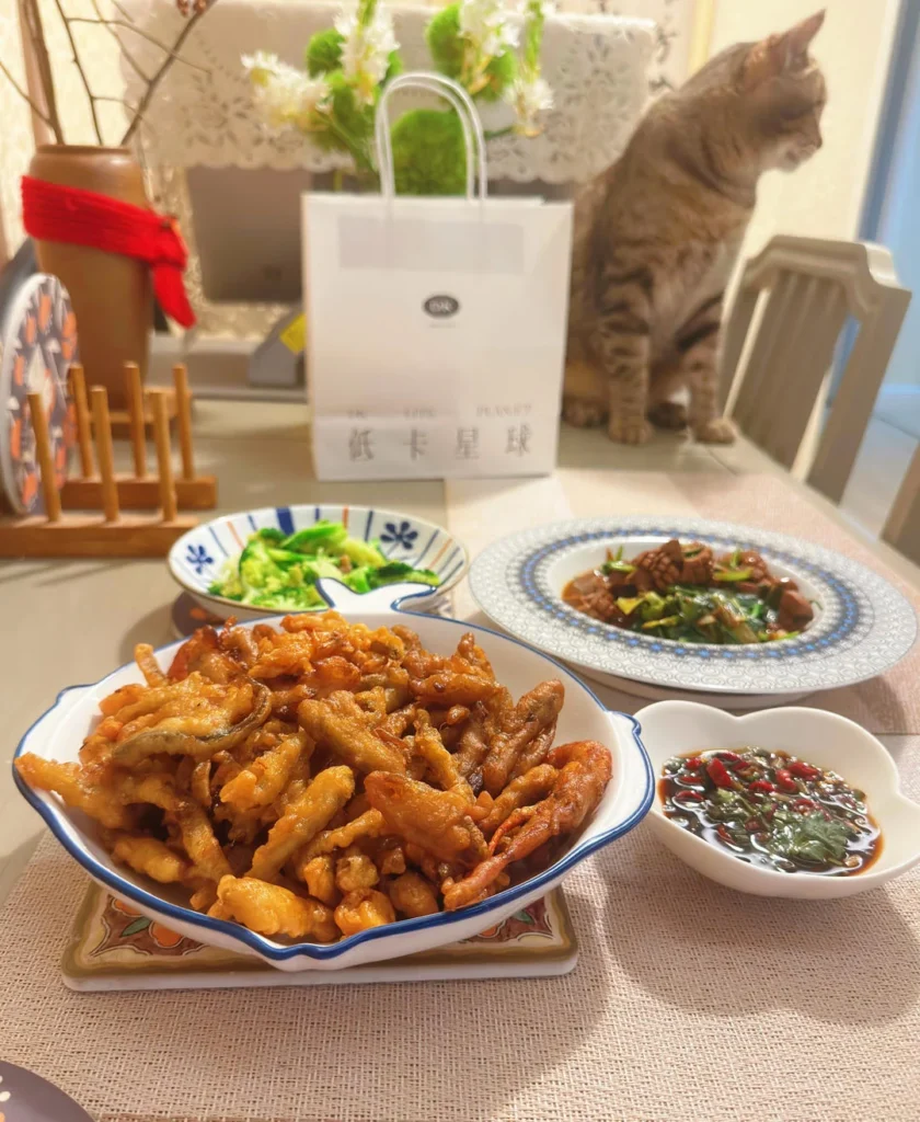 Crispy Deep-Fried Baby Fish