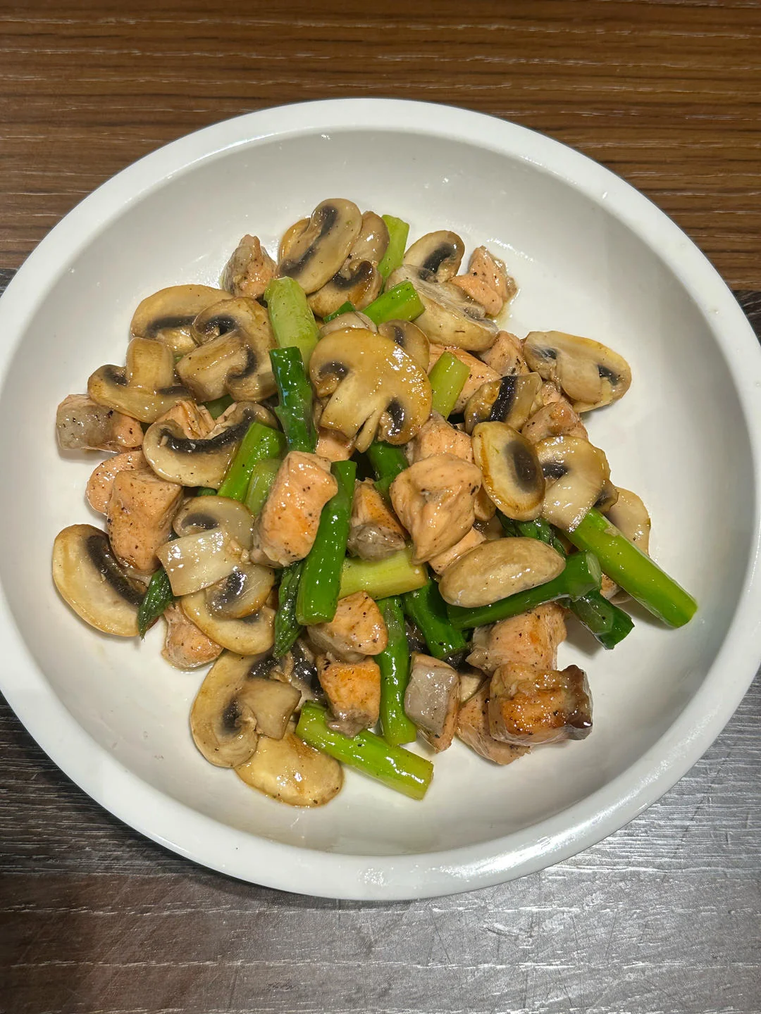 Stir-fried Salmon with Asparagus and Mushrooms | 15-Min Low-Calorie High-Protein Quick Meal