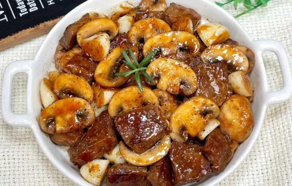 Garlic Butter Beef and Mushroom Bites