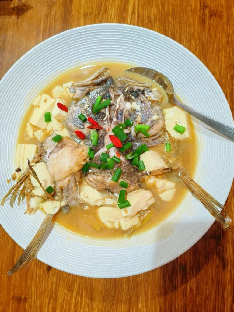 Wenzhou-Style Braised Miányú Fish Head with Tofu