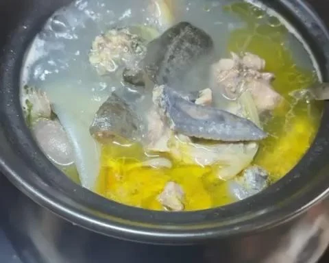 Farewell My Concubine Soup (Black Chicken & Turtle Stew)