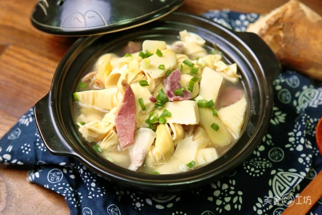 Yan Du Xian (Braised Bamboo Shoots with Cured and Fresh Pork)