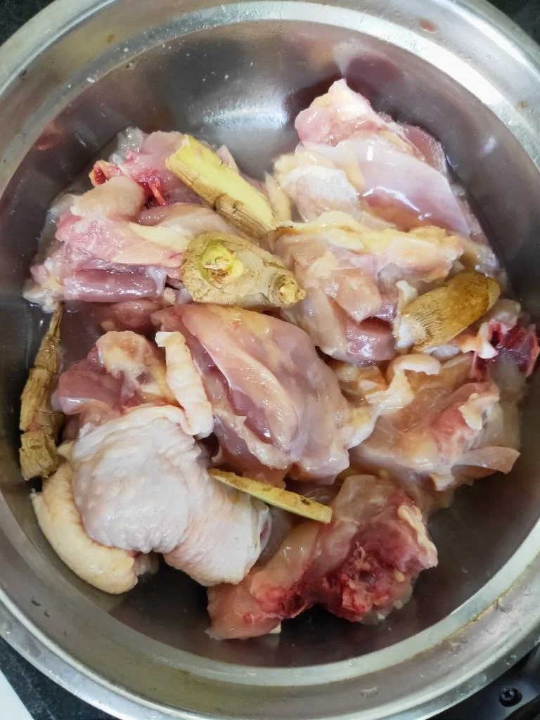 Braised Chicken Legs with Potatoes