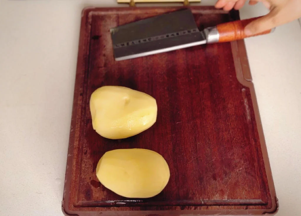 Hot and Sour Shredded Potatoes — Crisp, Appetizing, and Irresistibly Addictive!