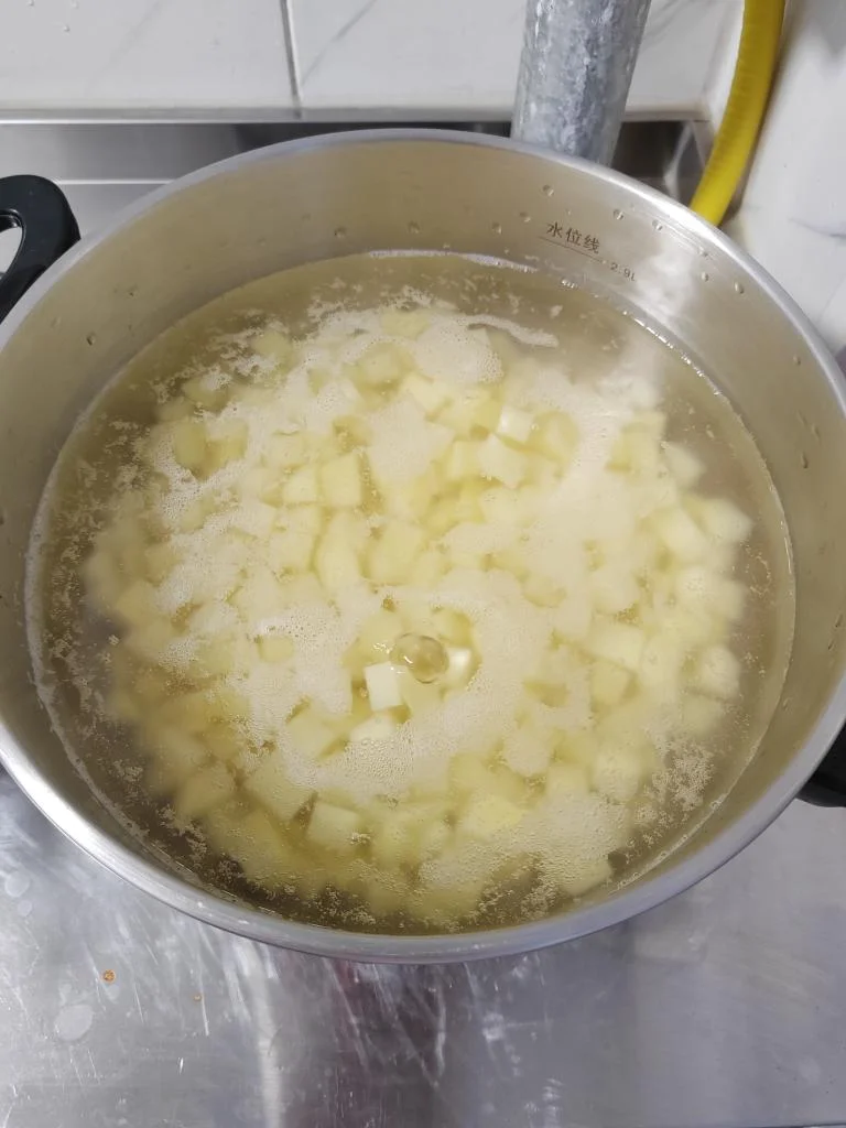 Diced Pork and Potato Stir-Fry