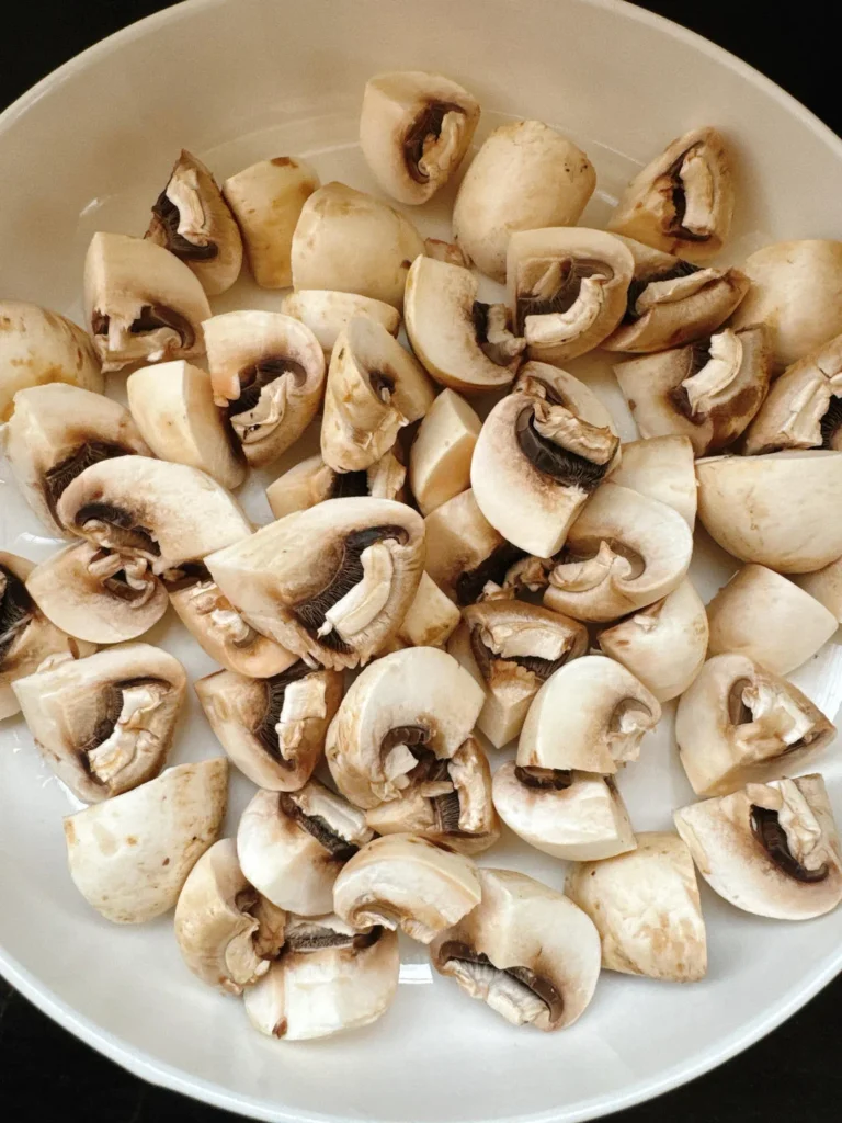 Black Pepper Beef with Button Mushrooms