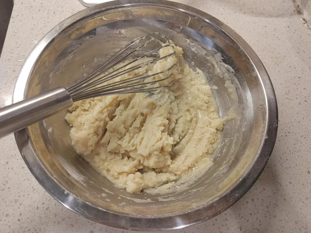 Old-Fashioned Sponge Cake with Thousand-Leaf Pattern (Hot-Oil Method)