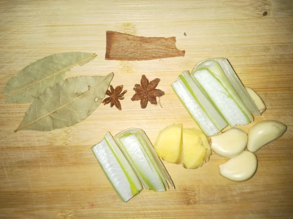 Braised Pork Belly with Potatoes (Not Greasy at All)