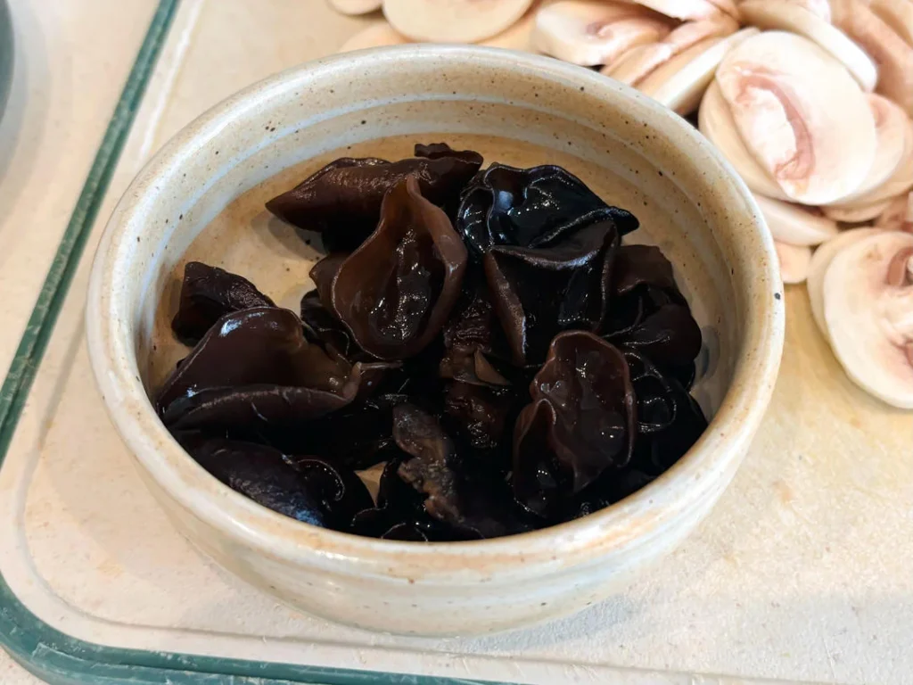Spicy Stir-Fried Button Mushrooms with Peppers