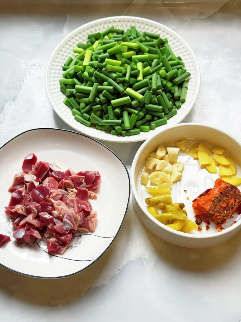 Stir-fried Duck Gizzards with Garlic Scapes