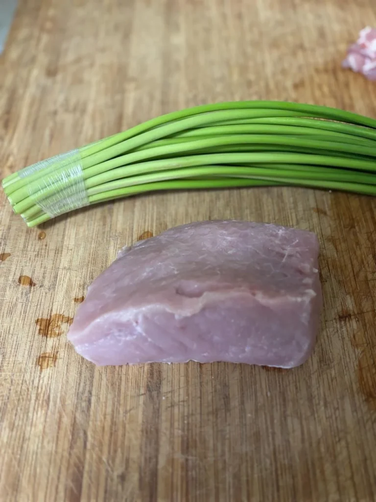 Stir-fried Garlic Scapes with Shredded Pork