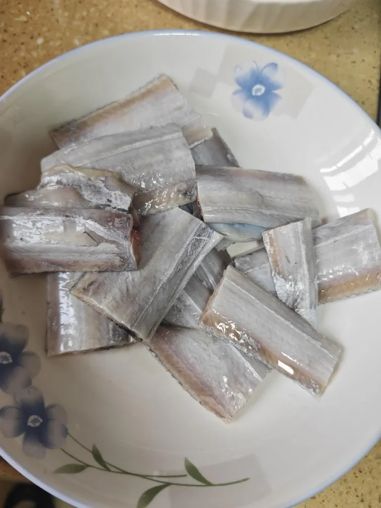 Oil-Infused Hairtail Fish