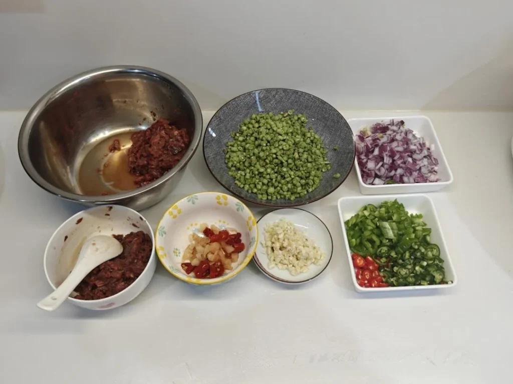 Stir-Fried Green Beans with Beef Cubes