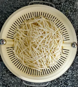 Stir-fried Beef with Bean Sprouts