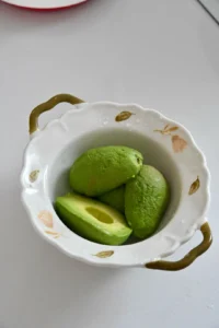 No-Cook Monday Breakfast: Avocado Toast with Blueberries