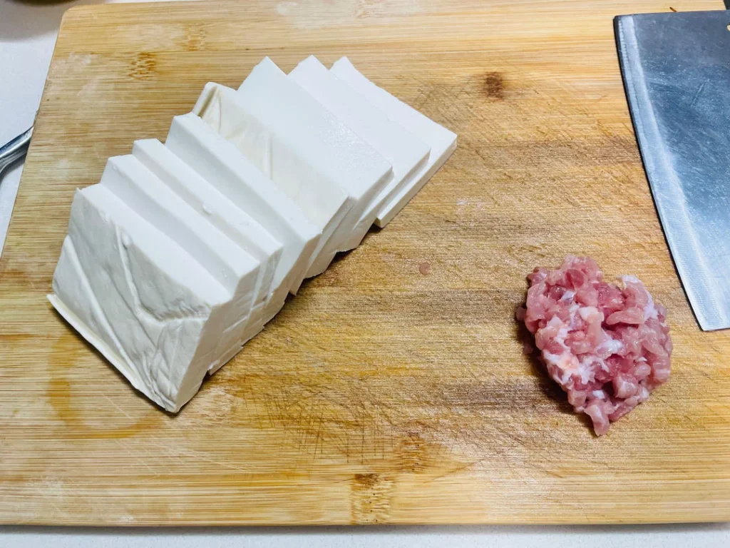 Minced Pork and Tofu Clay Pot