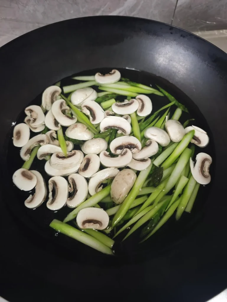 Asparagus and Mushroom — Oil-Free Low-Fat Quick Dish