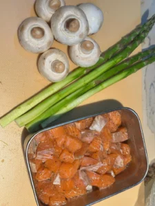 Stir-fried Salmon with Asparagus and Mushrooms | 15-Min Low-Calorie High-Protein Quick Meal