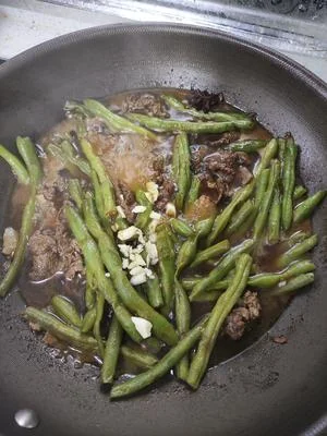 Braised Beef with Green Beans
