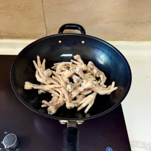 Spicy Braised Chicken Feet with Rice Cakes