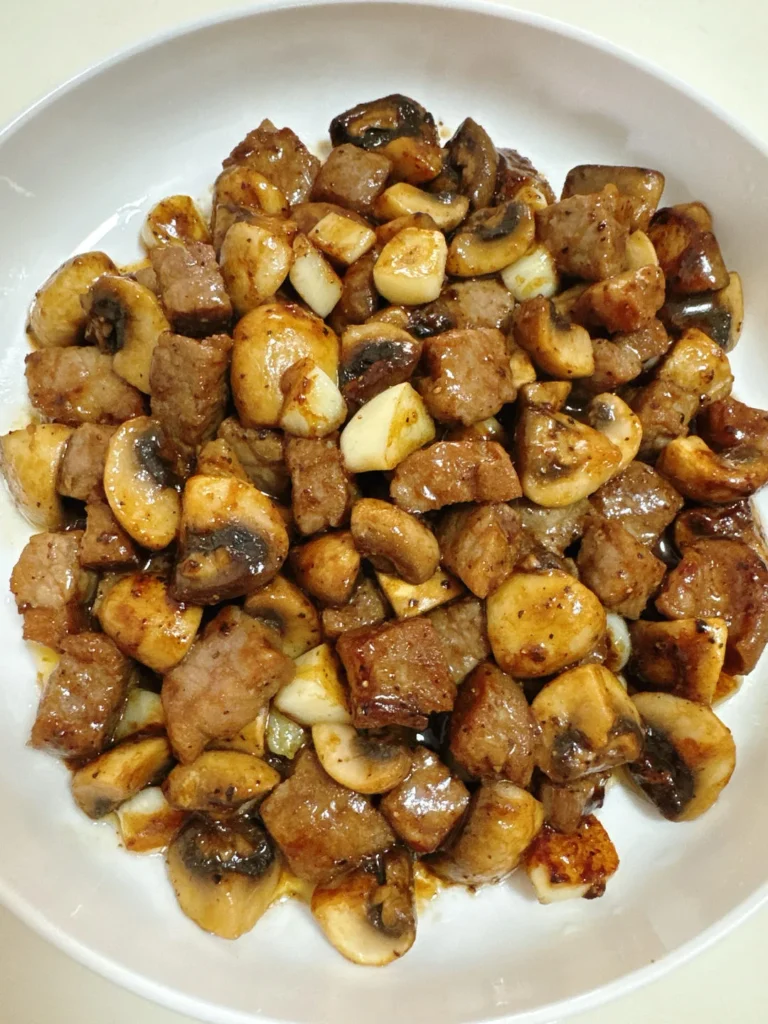 Black Pepper Beef with Button Mushrooms