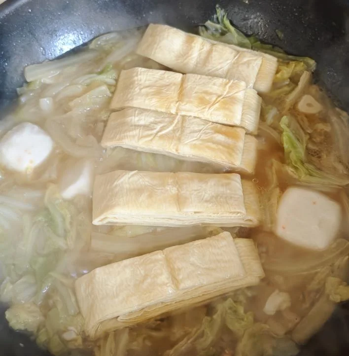 Fish Ball and Napa Cabbage Stew