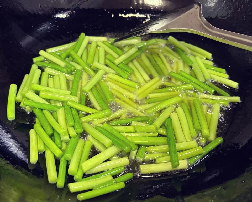 Stir-fried Garlic Scapes with Shredded Pork