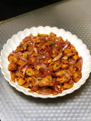 Stir-fried Chicken with Onions
