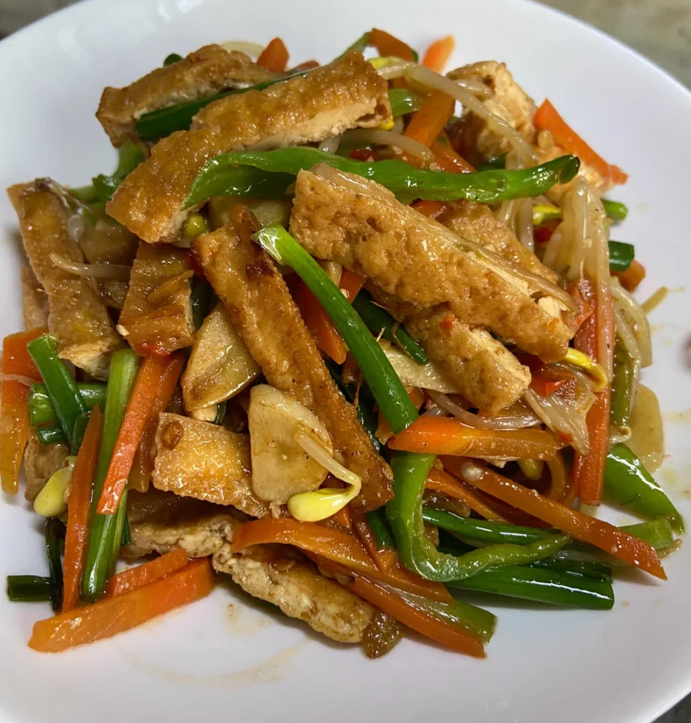 Stir-fried Soybean Sprouts with Fried Tofu Strips