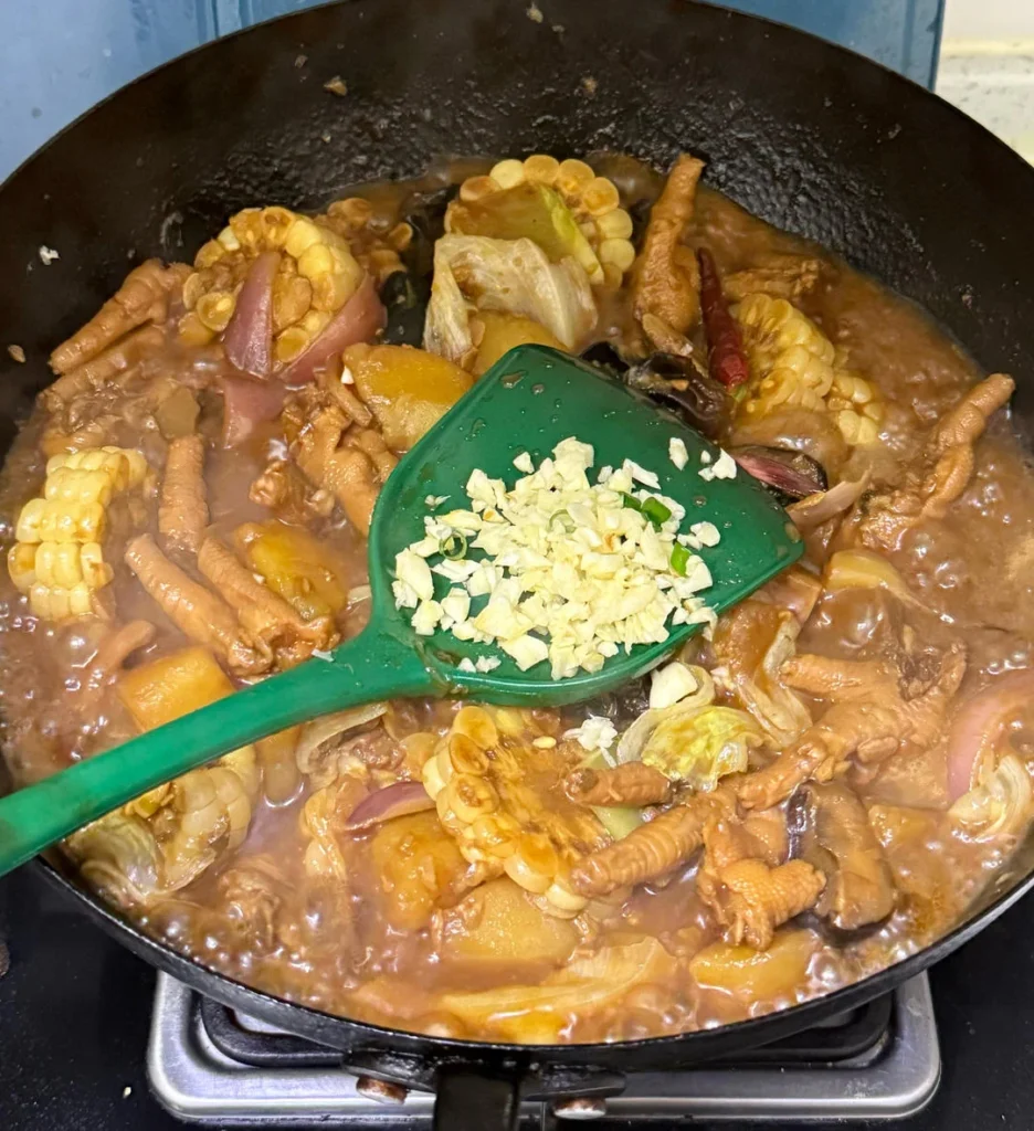 Chicken Feet and Crab Clay Pot Stew