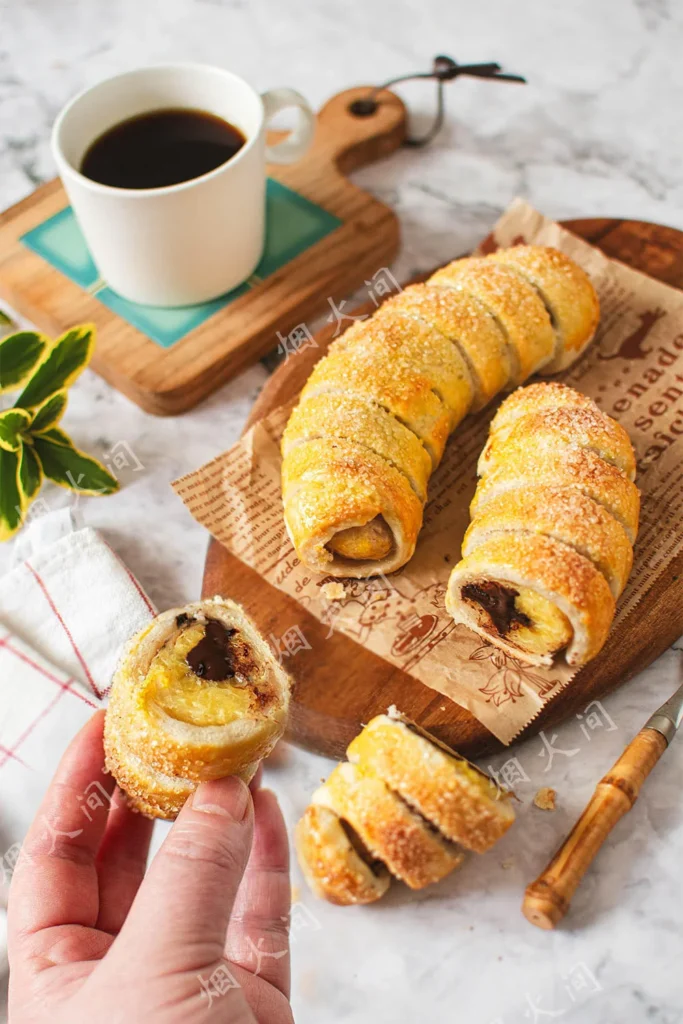 Low-Sugar, Low-Oil Banana Nut Pound Cake