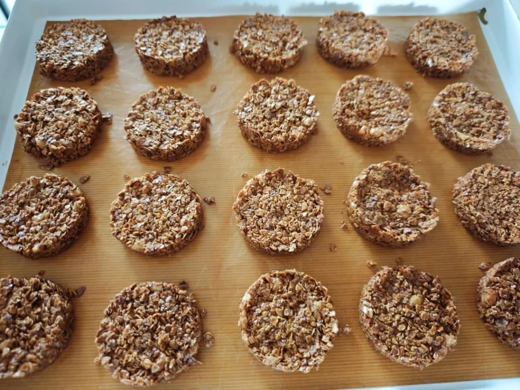Crispy Chocolate Oat Sandwich Cookies with Cream Cheese Filling