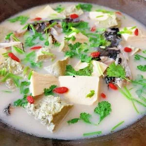 Black Tofu Pudding & Fish Head Casserole (River Fresh Soup)