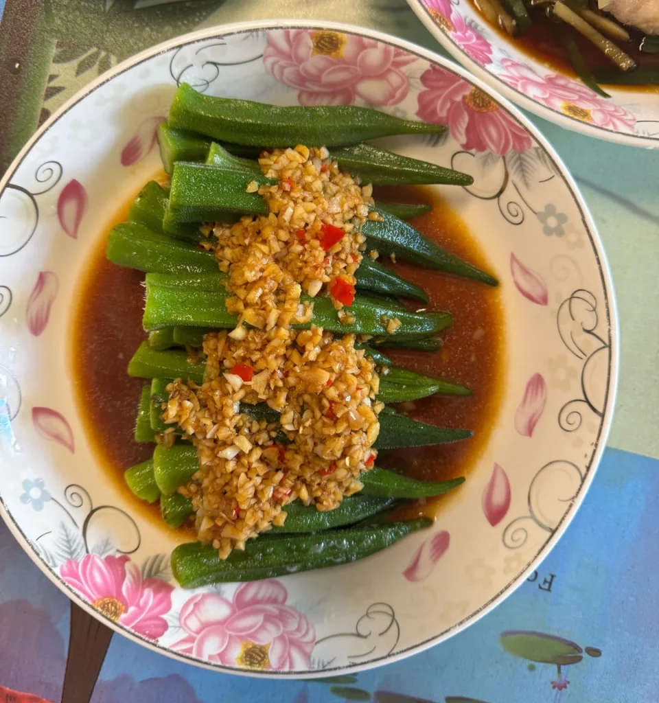 100 Home-Style Dishes Collection