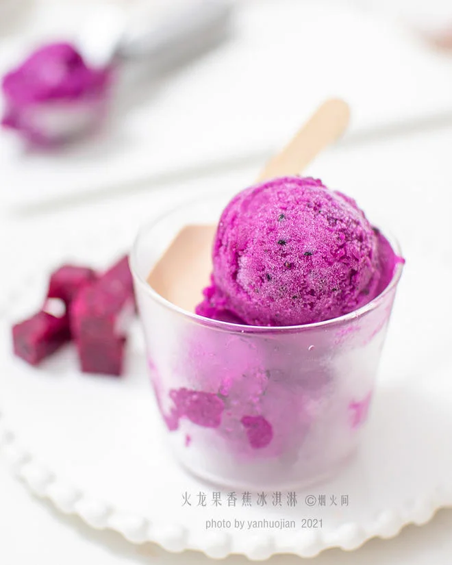 Low-Sugar, Low-Oil Banana Nut Pound Cake