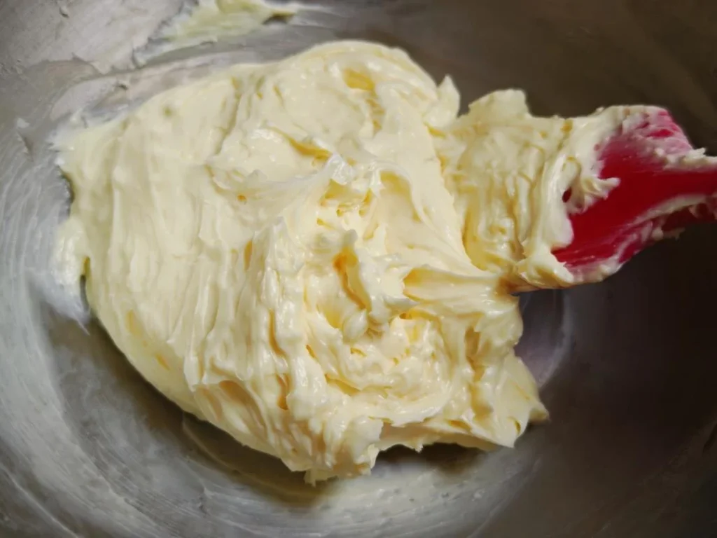 Crispy Chocolate Oat Sandwich Cookies with Cream Cheese Filling