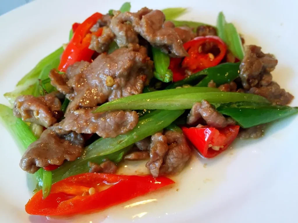 Tender Stir-fried Beef Slices — Quick & Easy